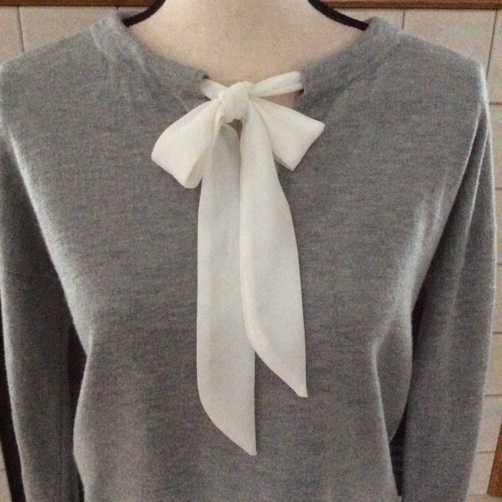 EUC Banana Republic Front Tie Sweater, Sz S